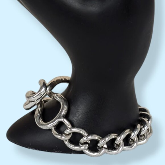 Jewelry - V. Metal Hook Chain Bracelet